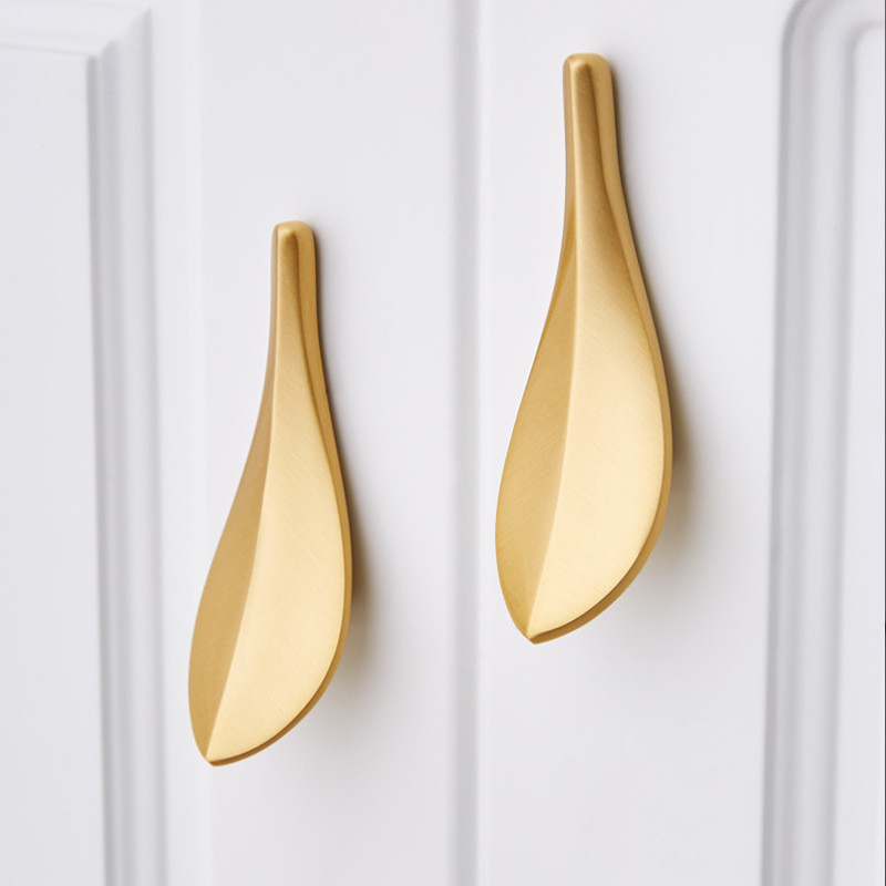 Nordic Brass Glod Leaves Cabinet Porte Armoire Poignée 2pairs Poignée de mobilier Bouton Double trou fixé Équipé d'une vis