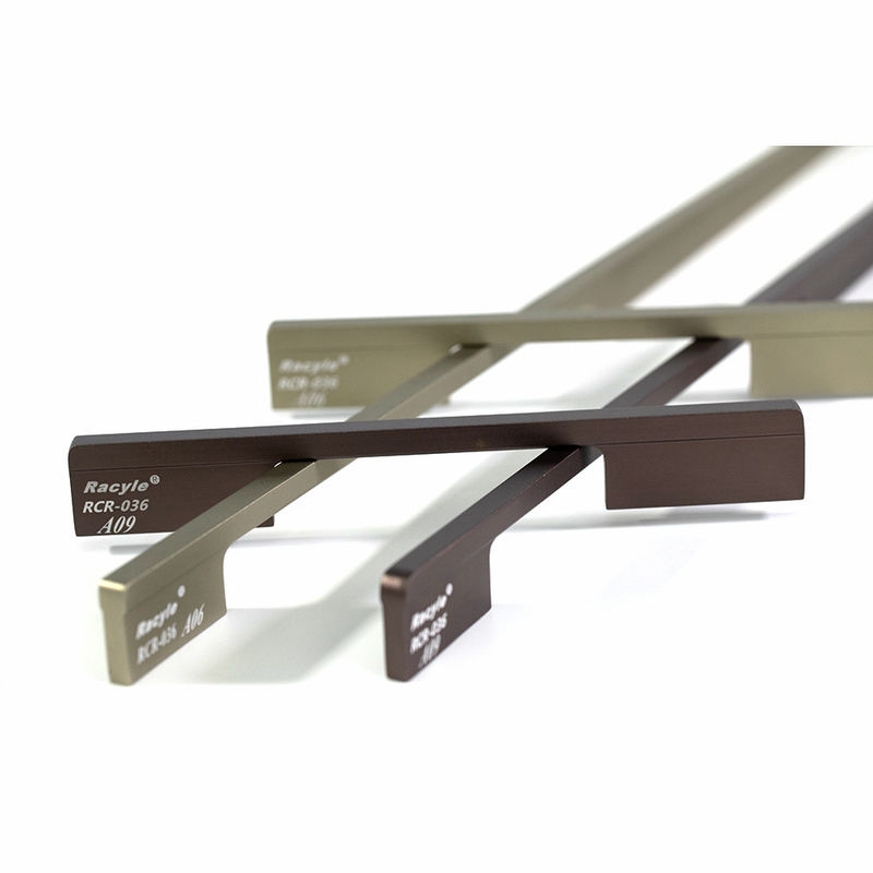 Longues poignées en aluminium de traction de porte de cuisine colorée de rcr 036