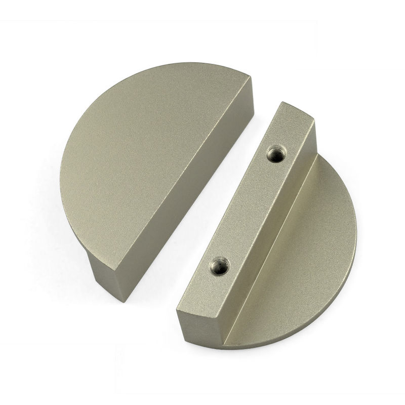 le tiroir moderne de demi-lune de couleur de laiton d'or de 120mm tire les poignées en aluminium de Cabinet avec des vis